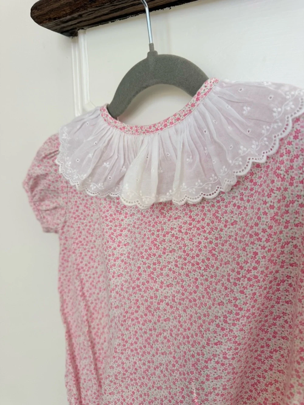 Red Beans Baby Pink Floral Bubble Onesie Outfit - 12 months - EUC - Picture 3 of 5